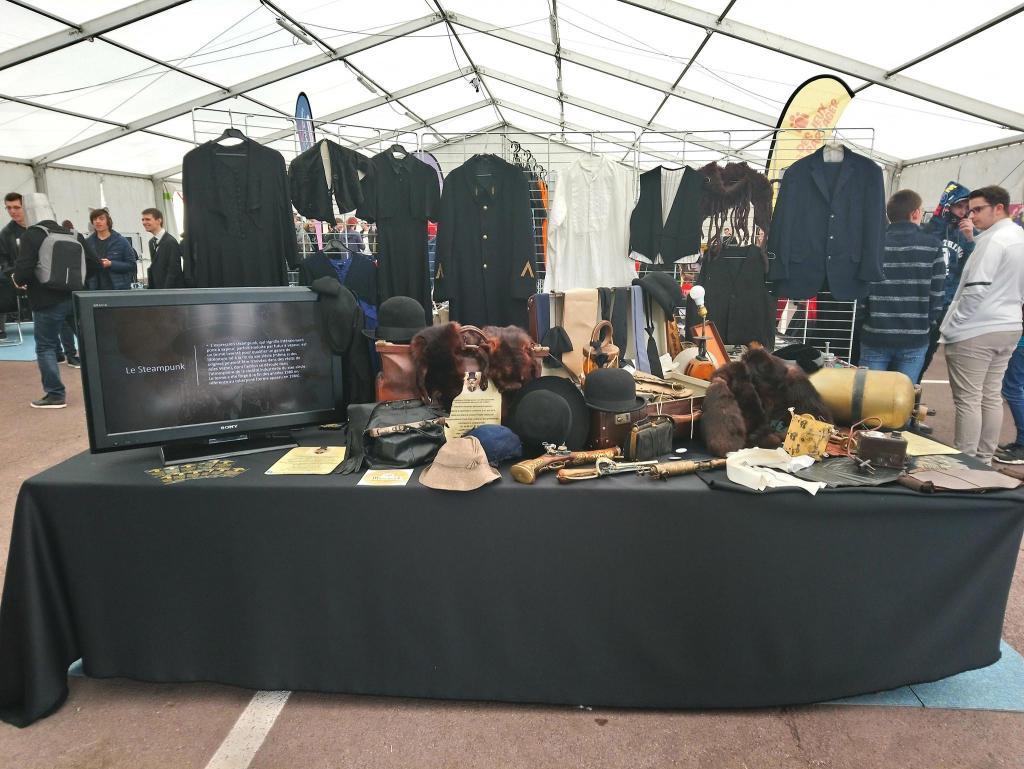 location de costumes et d’accessoires d’époque et/ou Steampunk